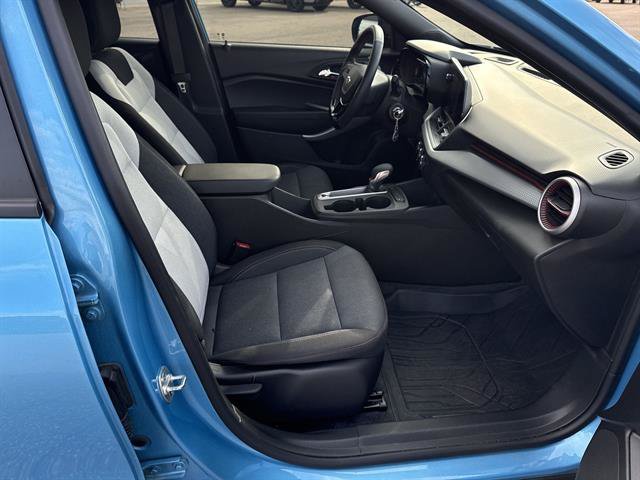 Used 2025 Chevrolet Trax RS w/ Driver Confidence Package FWD image 22