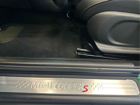 Used 2020 MINI Cooper S w/ Premium Package image 17