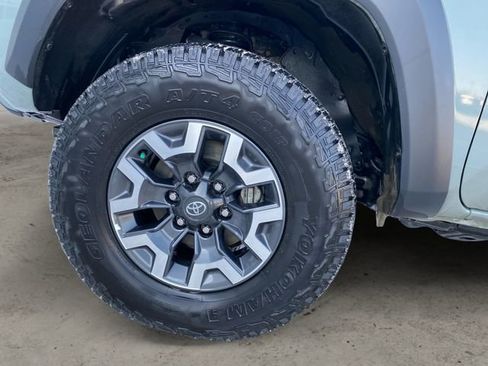 Used 2023 Toyota Tacoma TRD Off-Road w/ TRD Premium Off Road Package AWD/4WD image 14