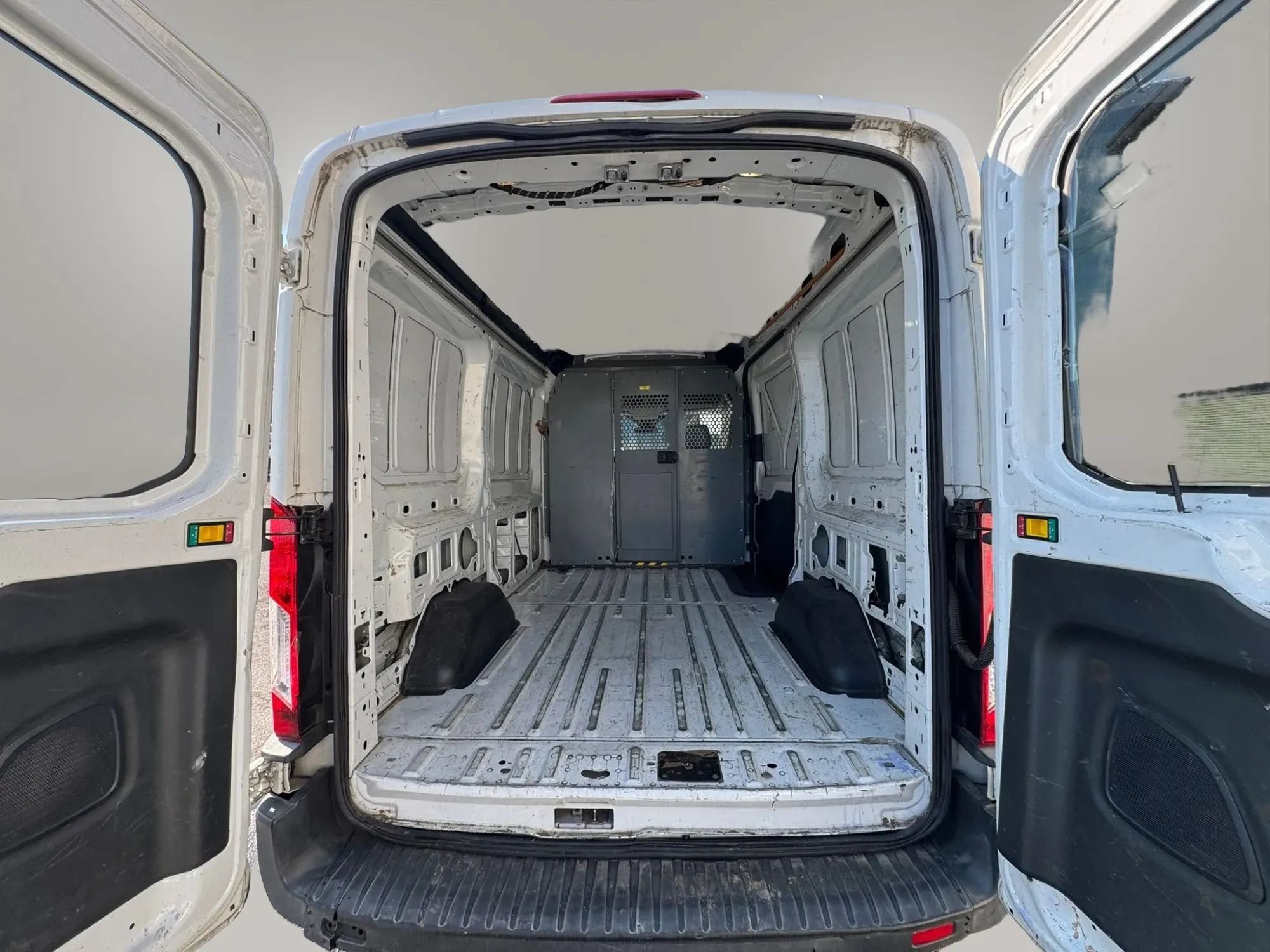Used 2017 Ford Transit 150 130 Medium Roof RWD image 17