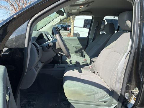 Used 2019 Nissan Frontier SV w/ Value Truck Package image 11