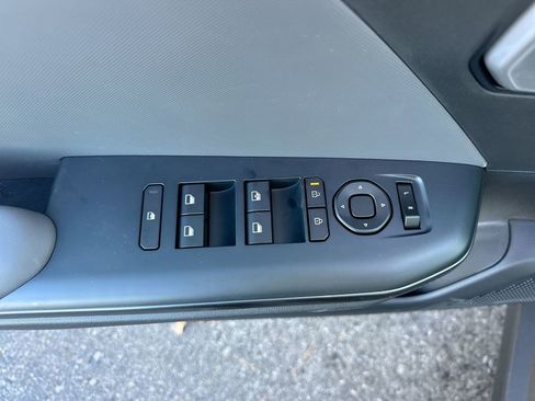 New 2025 Kia K4 LXS image 39