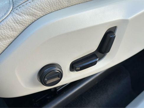 Used 2023 Volvo XC90 T8 Plus w/ Protection Package image 17