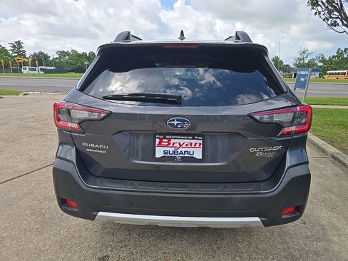 Used 2023 Subaru Outback Limited AWD/4WD image 6