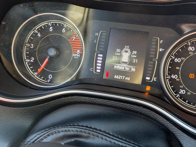 Used 2021 Jeep Cherokee Latitude Lux w/ Sun & Sound Group FWD image 28
