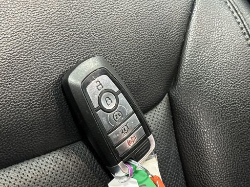 Used 2023 Ford Explorer Limited image 30