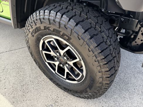 New 2025 Jeep Gladiator Rubicon image 14