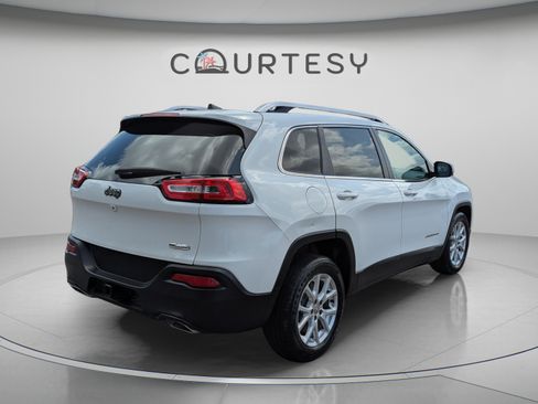 Used 2016 Jeep Cherokee Latitude w/ Comfort/Convenience Group FWD image 5