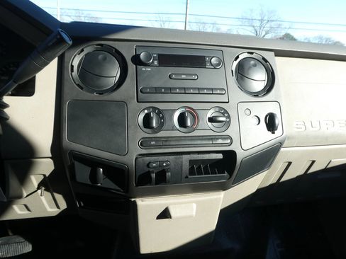 Used 2010 Ford F350 XL image 18