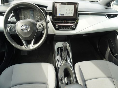 Used 2024 Toyota Corolla SE image 2