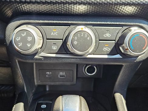 Used 2023 Nissan Kicks SV FWD image 23