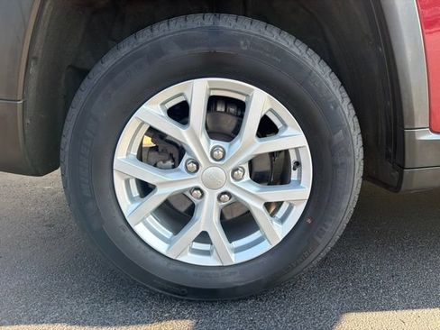 Used 2024 Jeep Grand Cherokee Limited AWD/4WD image 9