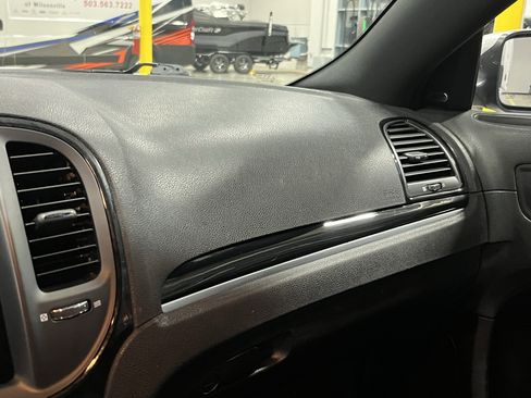 Used 2021 Chrysler 300 S image 22