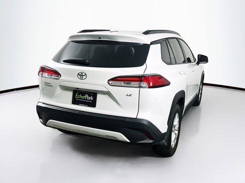 Used 2023 Toyota Corolla Cross LE image 7