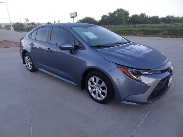 Used 2026 Toyota Corolla LE FWD image 3