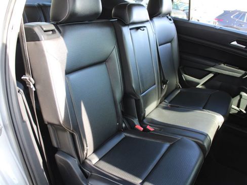 Used 2021 Volkswagen Atlas SE image 26