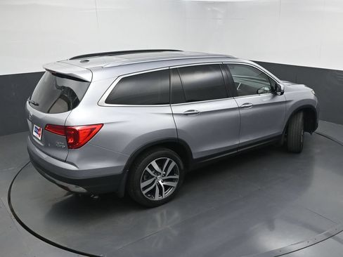 Used 2017 Honda Pilot Elite image 38