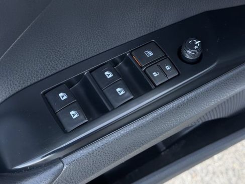 Used 2019 Toyota Camry SE w/ Convenience Package FWD image 22