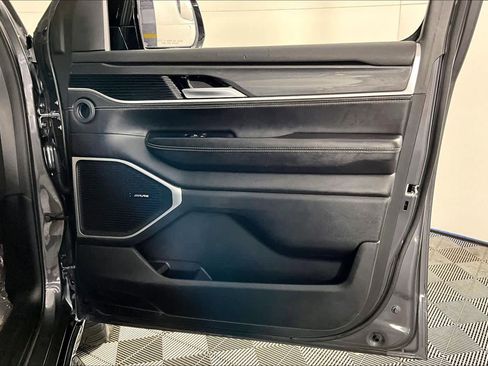 Used 2023 Jeep Wagoneer 2WD image 19