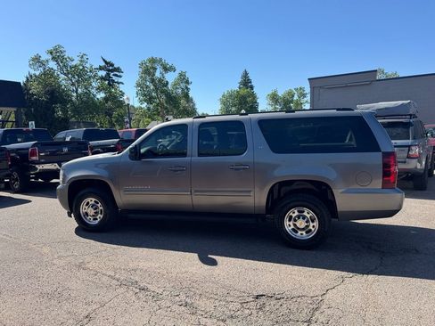 Used 2007 Chevrolet Suburban 2500 LT w/ LT Preferred Equipment Group AWD/4WD image 6