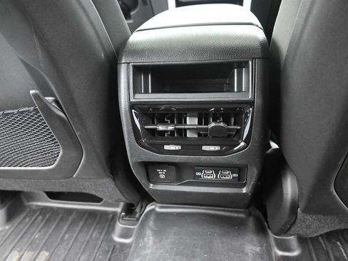 Used 2025 Jeep Grand Cherokee Altitude RWD image 12
