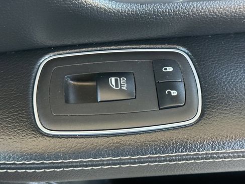 Used 2022 RAM 1500 Laramie AWD/4WD image 20
