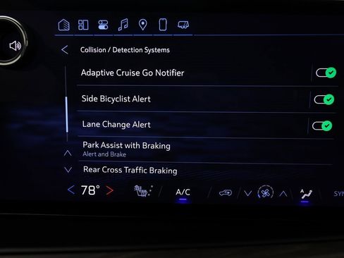 Used 2025 Chevrolet Suburban Z71 w/ Comfort Package image 36