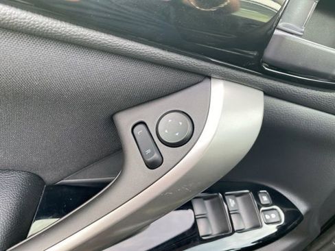 New 2025 Mitsubishi Eclipse Cross LE image 18