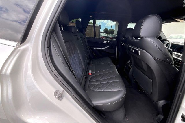 Used 2024 BMW X5 xDrive40i w/ Parking Assistance Package AWD/4WD image 26