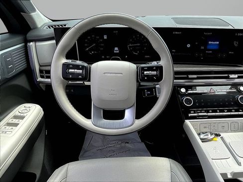 Certified 2025 Hyundai Santa Fe Calligraphy AWD/4WD image 8