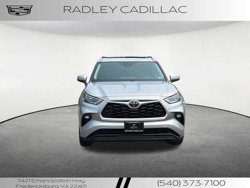 Used 2020 Toyota Highlander XLE AWD/4WD image 23
