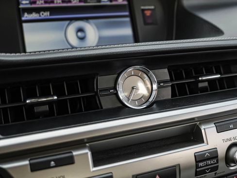Used 2014 Lexus ES 300h w/ Luxury Package w/Bamboo Trim FWD image 26