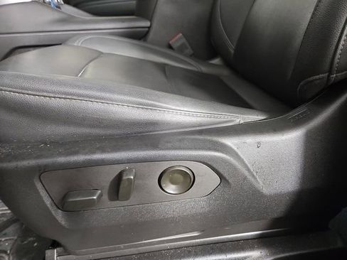 Used 2022 Chevrolet Tahoe Z71 image 31