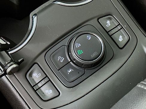 Used 2023 GMC Terrain SLE w/ Driver Convenience Package image 26