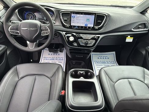 New 2026 Chrysler Voyager LX image 14