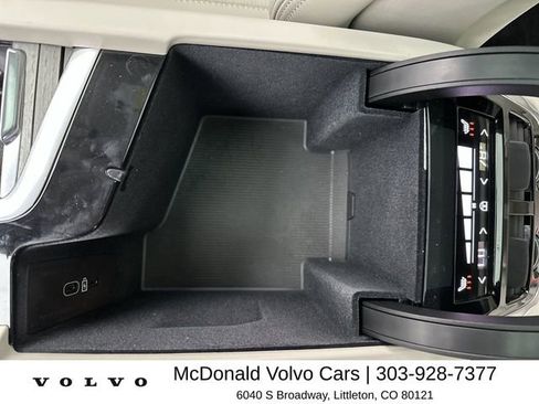 Used 2023 Volvo XC60 B6 Ultimate w/ Protection Package Premier AWD/4WD image 21