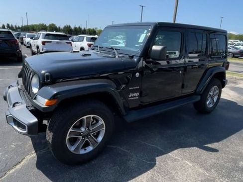 Used 2022 Jeep Wrangler Unlimited Sahara AWD/4WD image 6