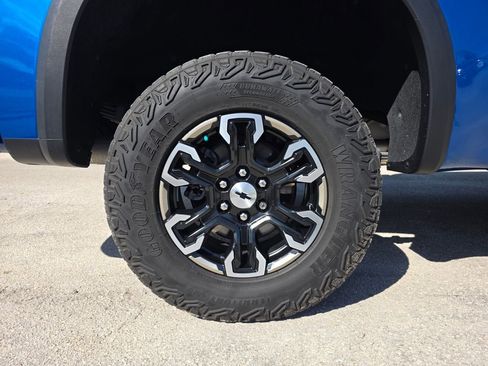 Used 2022 Chevrolet Silverado 1500 ZR2 w/ Technology Package image 15