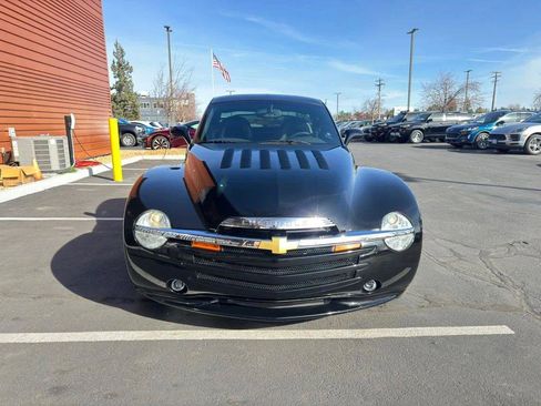 Used 2004 Chevrolet SSR w/ Preferred Equipment Group RWD image 9