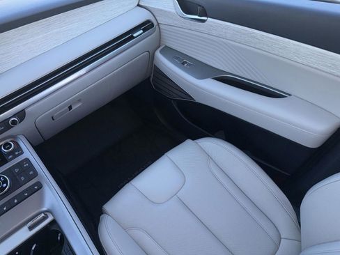 Used 2025 Hyundai Palisade Calligraphy image 13