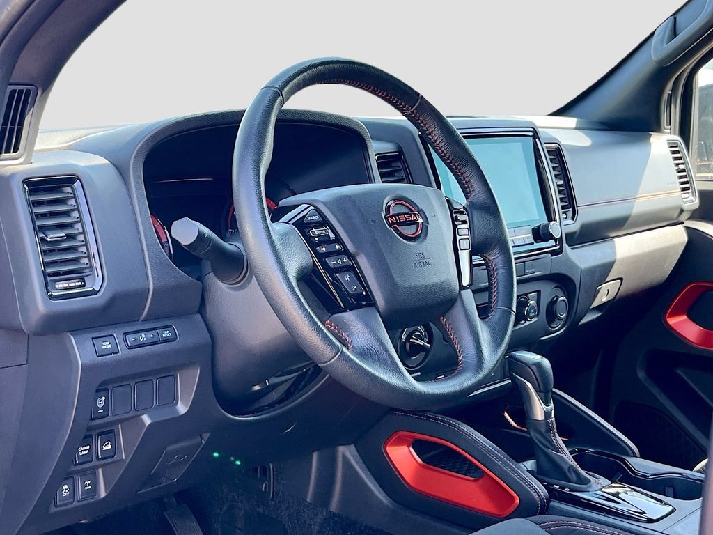 Used 2024 Nissan Frontier PRO-4X w/ Technology Package AWD/4WD image 9