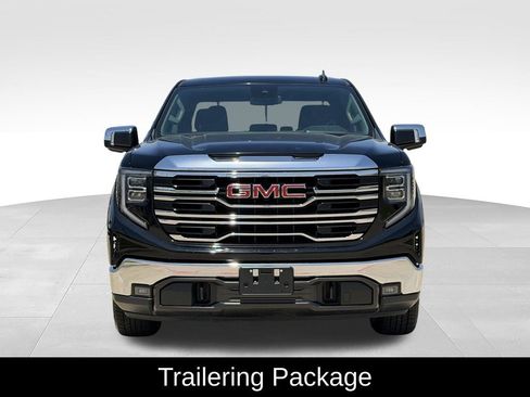 Used 2024 GMC Sierra 1500 SLT AWD/4WD image 3