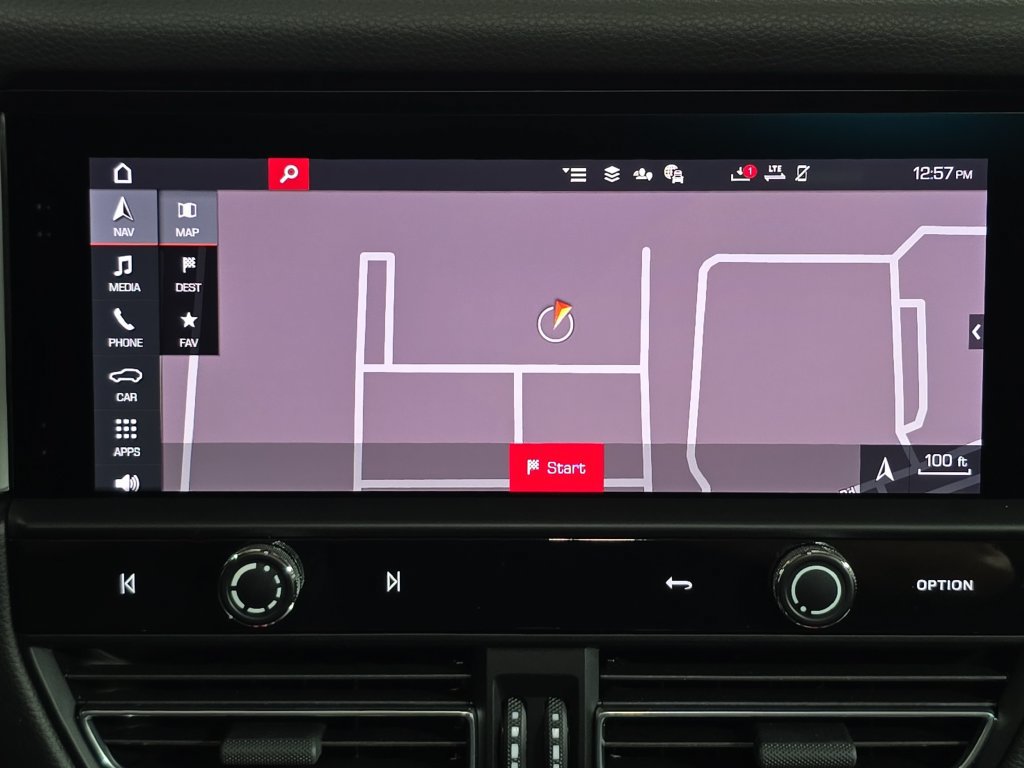 Certified 2026 Porsche Macan AWD/4WD image 18
