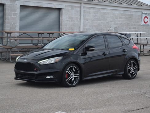 Used 2017 Ford Focus ST image 23