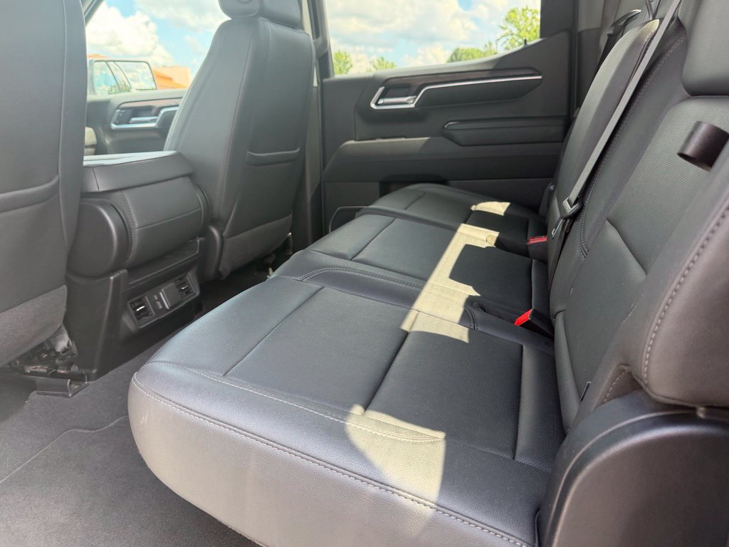 Used 2025 GMC Sierra 1500 SLT AWD/4WD image 16