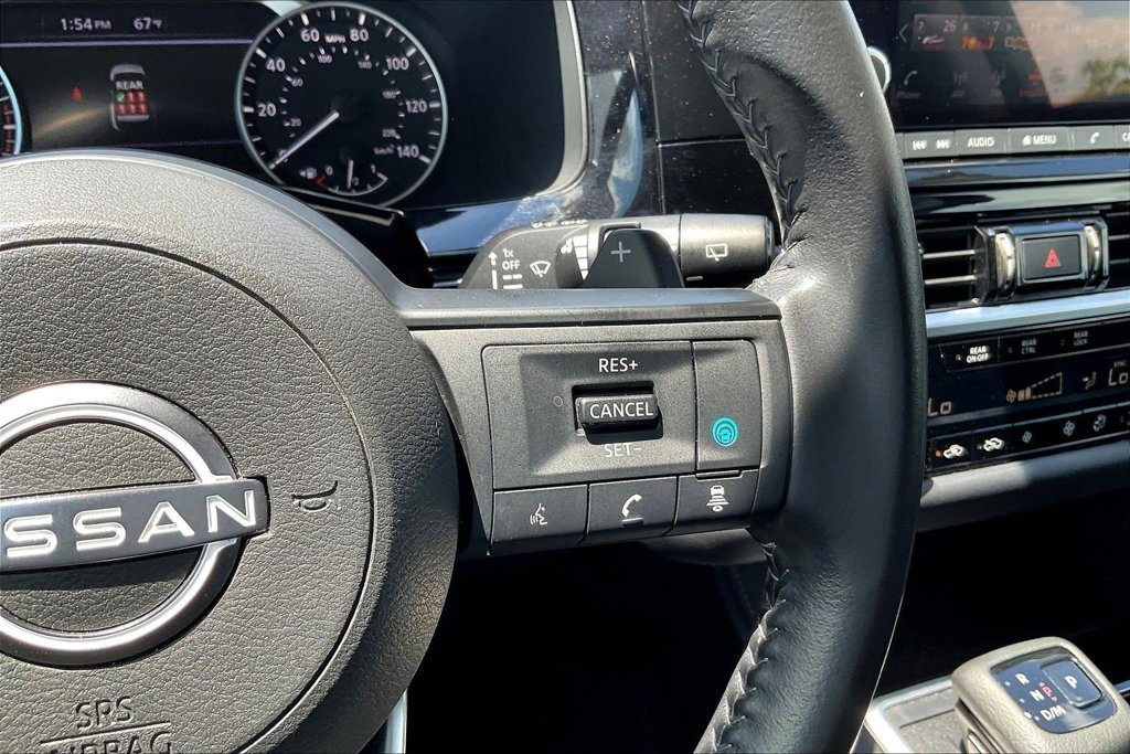 Used 2025 Nissan Pathfinder SV FWD image 12