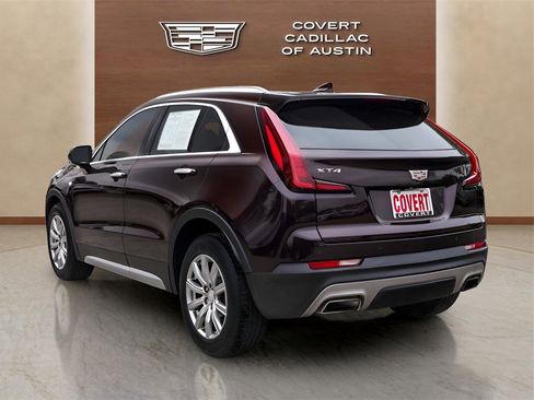 Used 2020 Cadillac XT4 Premium Luxury image 3