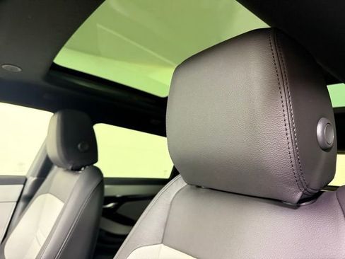 New 2026 Land Rover Range Rover Evoque Dynamic SE image 7