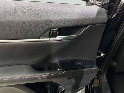 Used 2020 Toyota Camry XSE FWD image 27