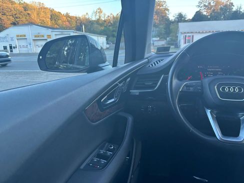 Used 2018 Audi Q7 3.0T Premium Plus image 32